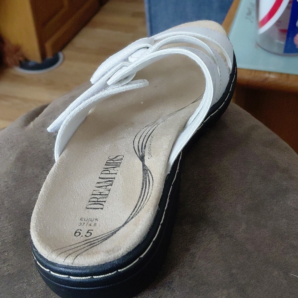 Sandles Size 6.5 - Picture 6 of 7